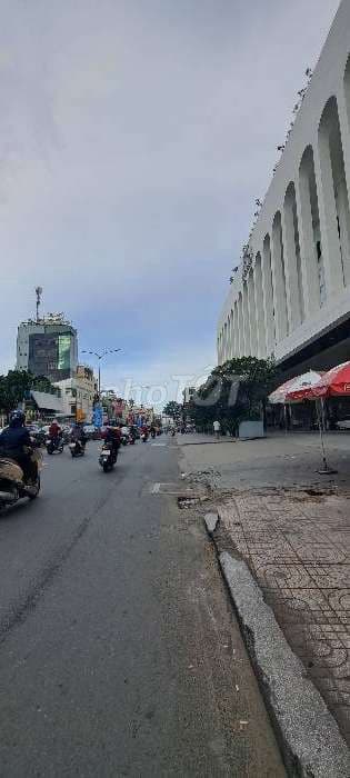 Bán nhà , Đường Lạc Long Quân ,P11 Tân Bình 30M2 ,3 Tầng ,Giá : 4.15Tỷ