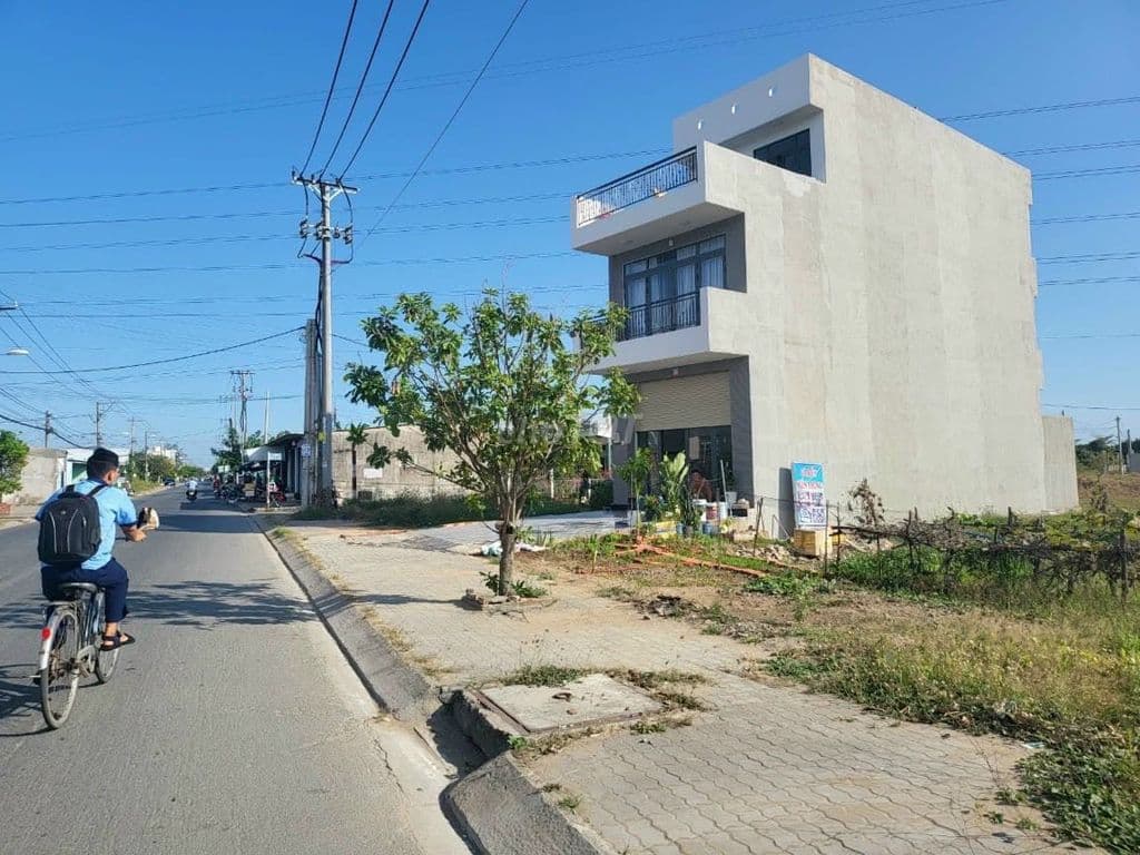 Chính chủ bán gấp lô đất 228m2 sát chợ Bình Chánh. Giá đầu tư 1,35tỷ - Ảnh 2