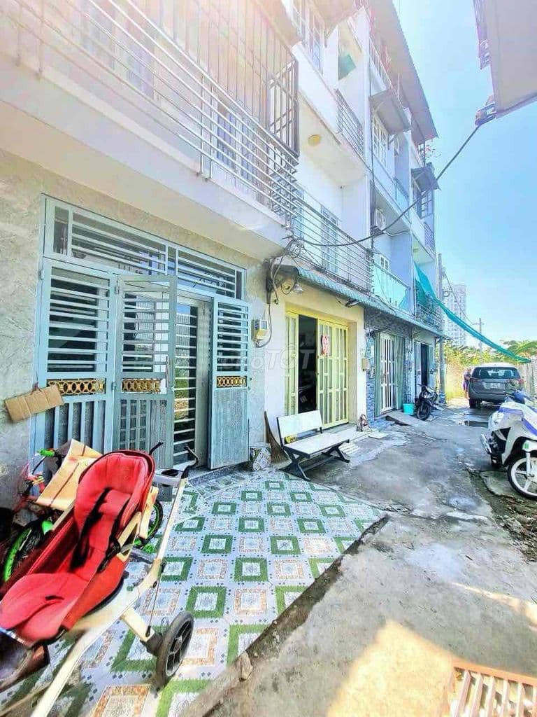 BÁN NHÀ HẺM XE HƠI 2581 HUỲNH TẤN PHÁT