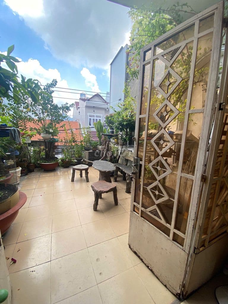 Nhà mặt tiền hẻm, 4 tấm, Hơn 72 m2 mà Giá chỉ 6 tỷ hơn - Ảnh 3