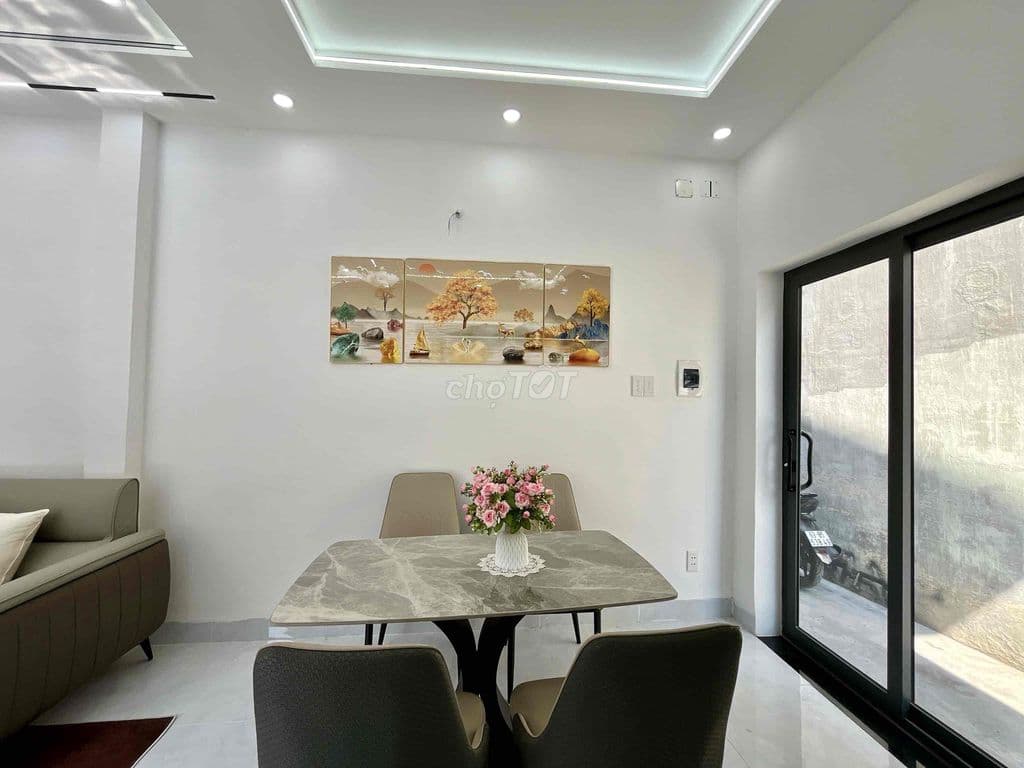 Nhà căn góc hẻm thoáng mát, kế bên Phú Mỹ Hưng DT:4x8m 2Tầng 2pn. - Ảnh 3