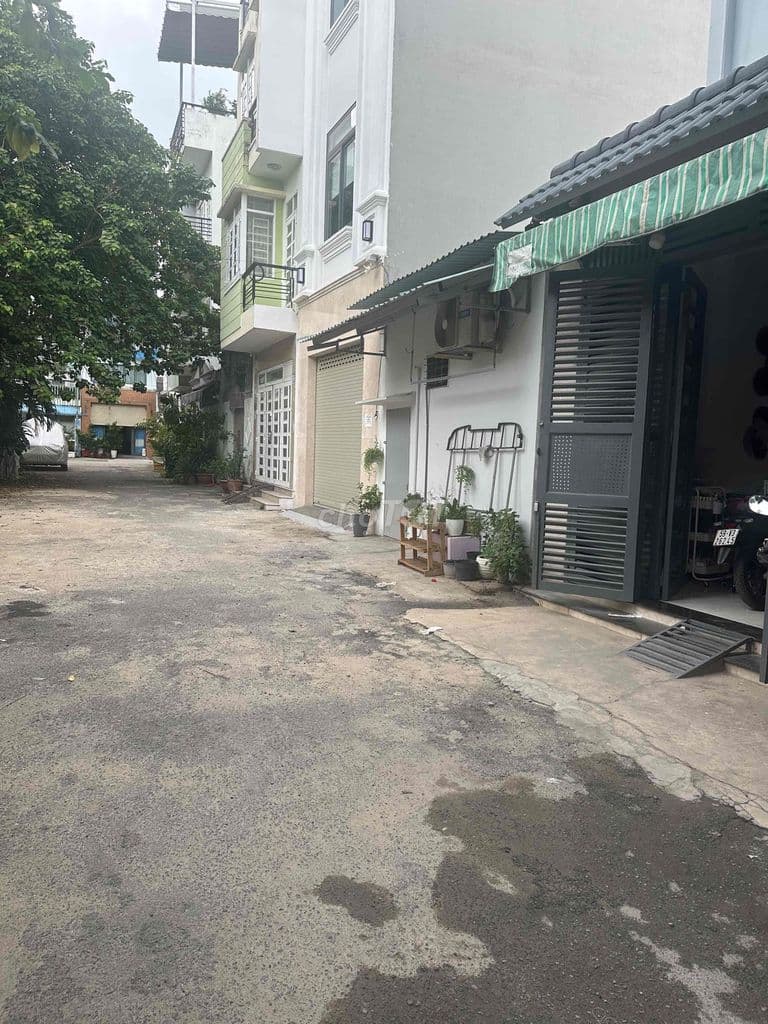 NHÀ 2 MẶT HẺM XE TẢI - 50M2 - NGUYỄN VĂN KHỐI - GIÁ 5.x Tỷ
