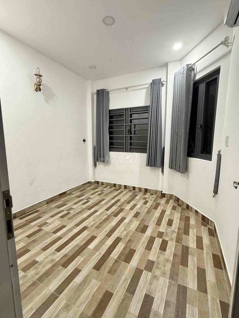 Nhà 40m2 đúc thật 2 phòng ngủ ngay trung tâm - Ảnh 3