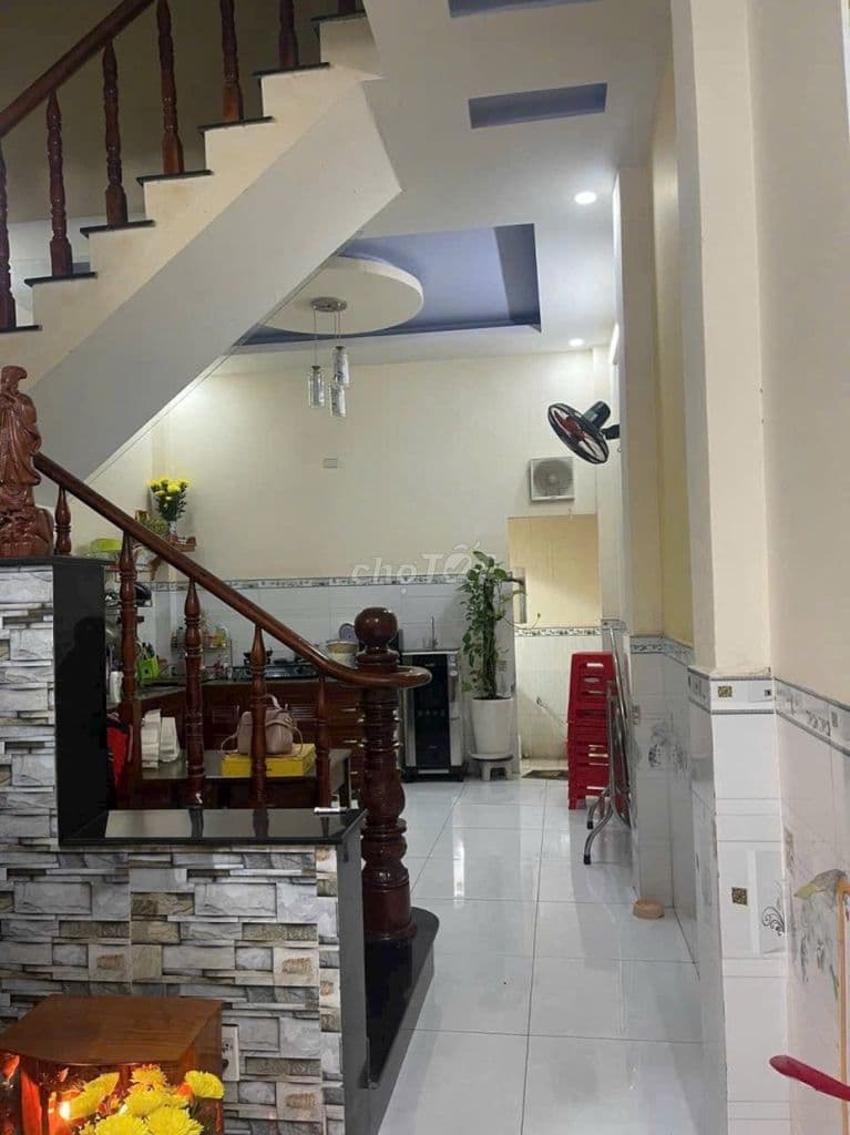 Nhà 3 Tầng Sử Dụng 100m2 SHR Hoàn Công Hẻm ô tô Nhỉnh 5 Tỷ Hỗ Trợ vay - Ảnh 2