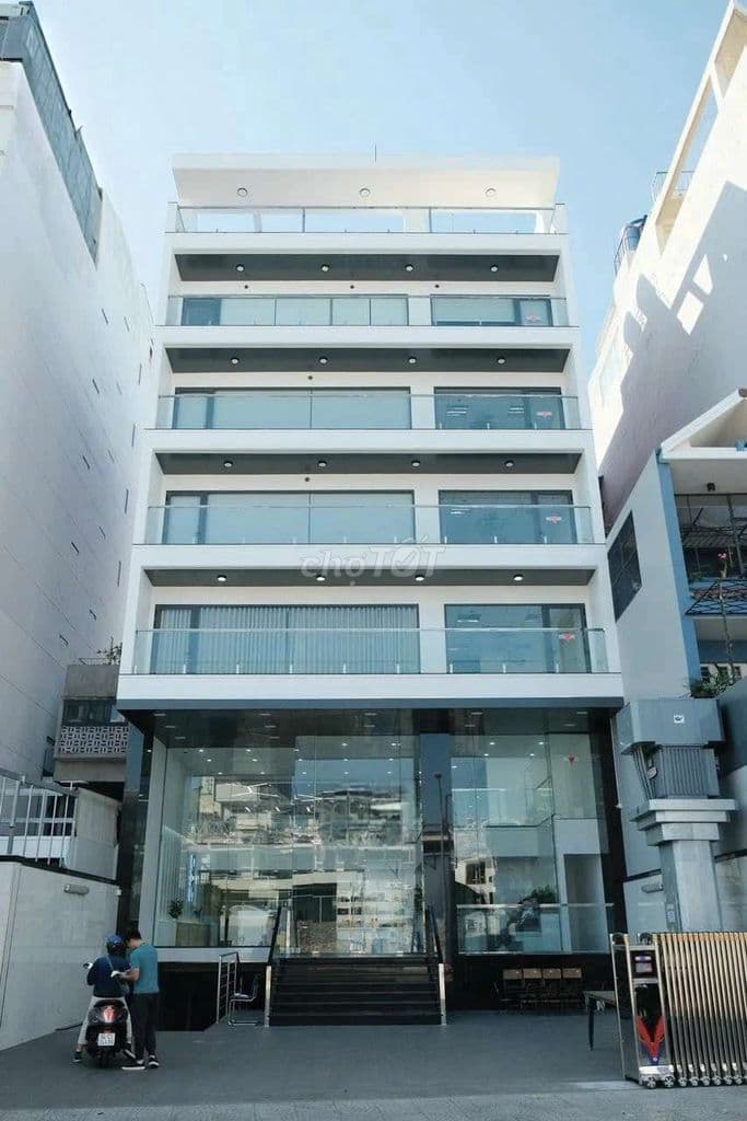 Tòa nhà văn phòng 1200m2 quận Bình Thạnh