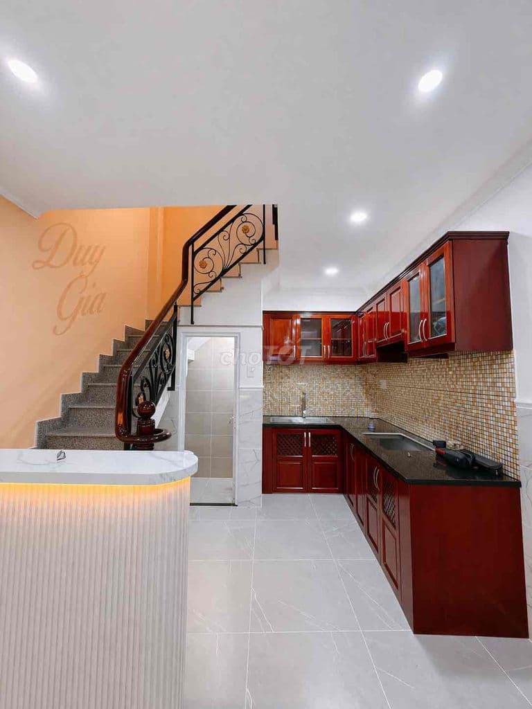 BÁN GẤP NHÀ ĐẸP 5 TẤM GIÁP Q1 TẠI Q4 GIÁ 6 TỈ 150 - Ảnh 2