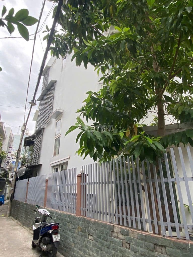 Bán nhà đẹp hẻm xe hơi thoáng đường Âu Dương Lân P3 Q8