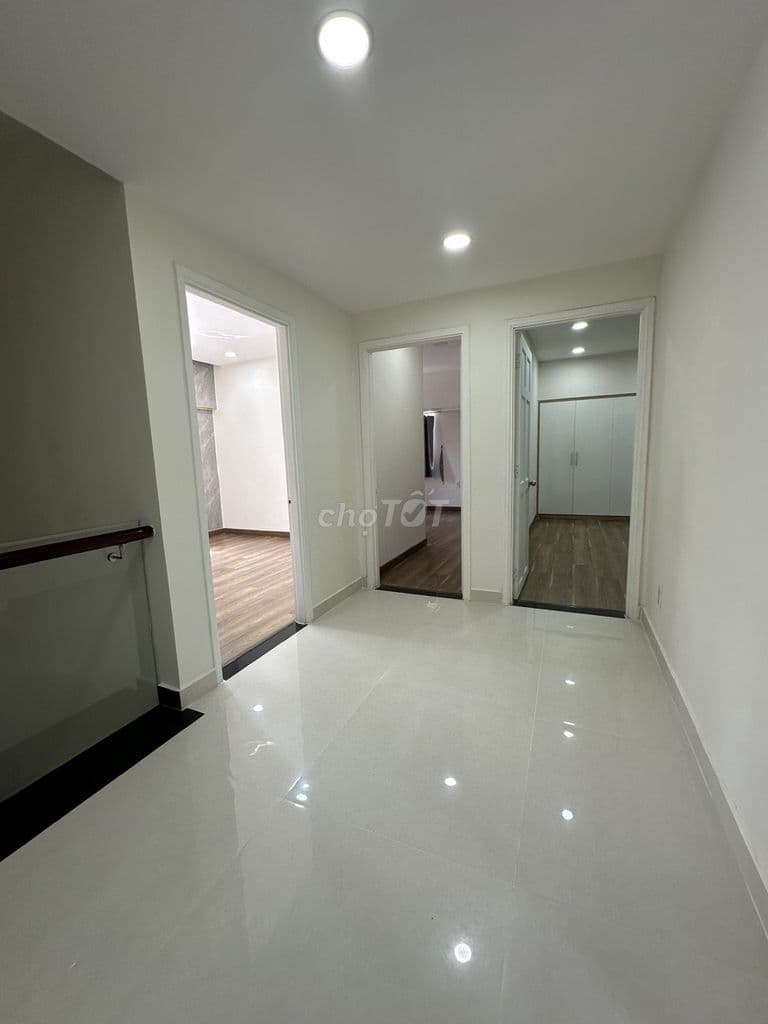 Bán tầng trệt căn hộ Phú Mỹ Thuận. 145m, 3PN, 3WC, tiện ở, buôn bán - Ảnh 2