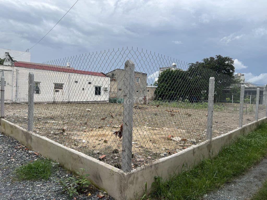 HOT - Bán gấp lô đất DT 950m2, 02 MT 1/Phan Văn Hớn, gần trạm y tế XTT