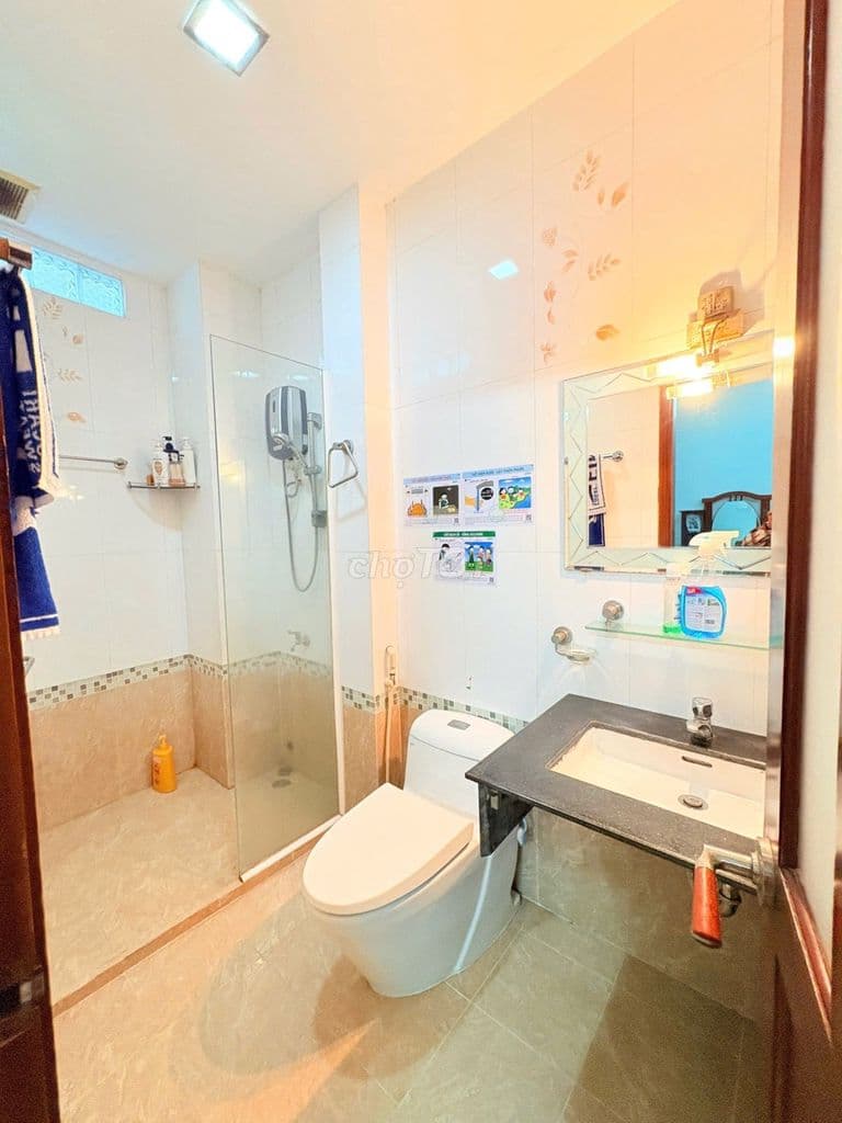 Nhà Nguyễn Ngọc Nhựt Tân Phú 90m2 4tầng nhà đúc ở ngay chỉ 70 triệu/m2