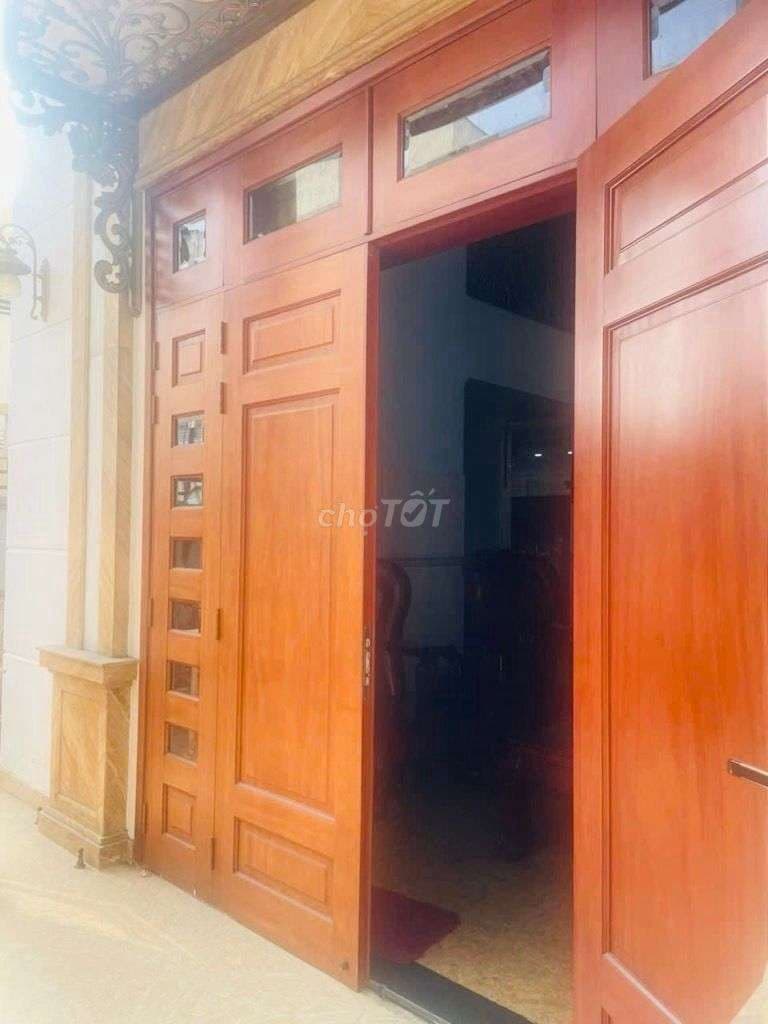 Biệt Thự, Lạc Long Quân P 11, Tân Bình Ngang 13M - 230M2 Giá:40.*Tỷ