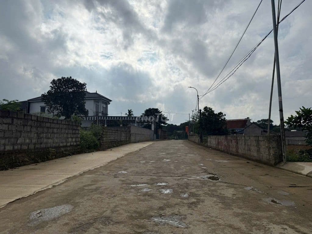 chủ ngộp bank bán nhanh lô đất view hồ trung tâm Phú Cát chỉ 3tỷ