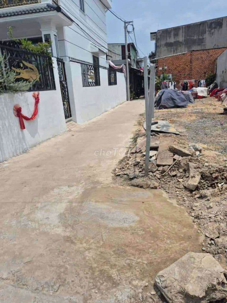 BÁN ĐẤT GẦN MẶT TIỀN HÀ DUY PHIÊN, GIÁP QUẬN 12, 137M2 FULL THỔ,GIÁ RẺ - Ảnh 2
