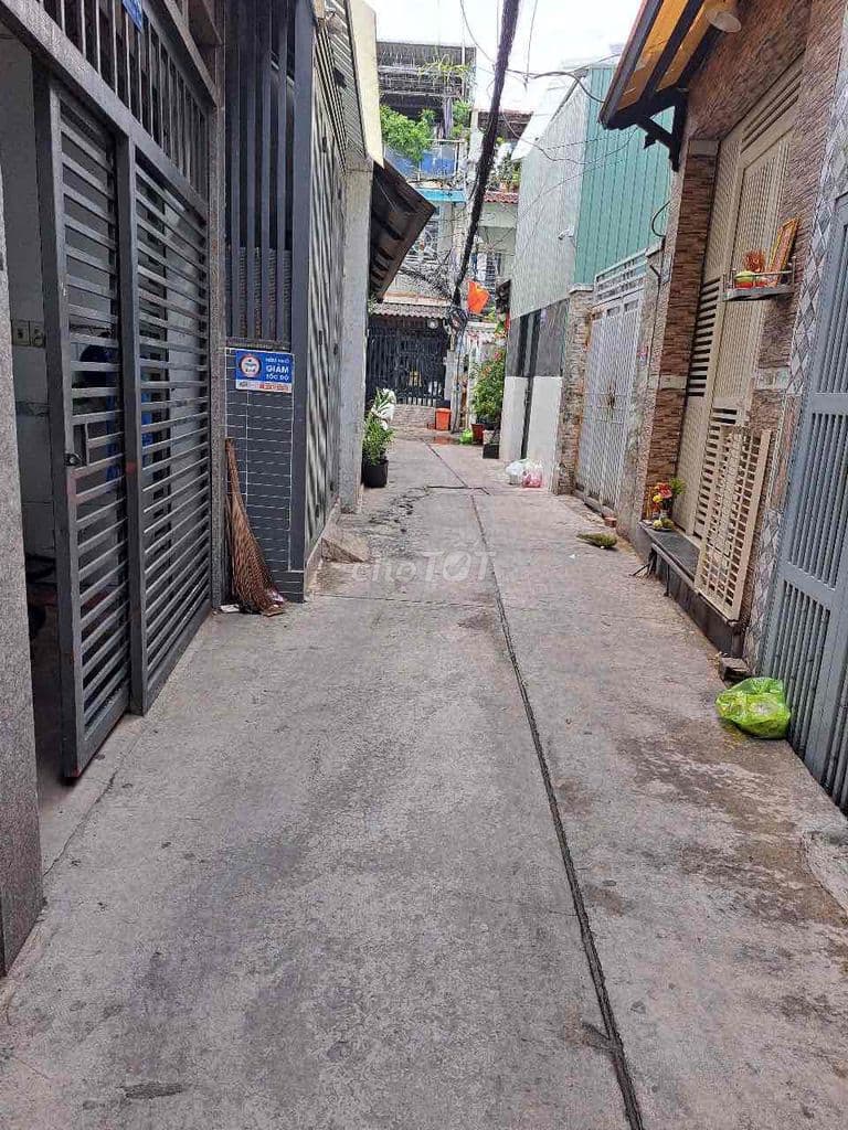 Nhà Gần Cầu Chữ Y