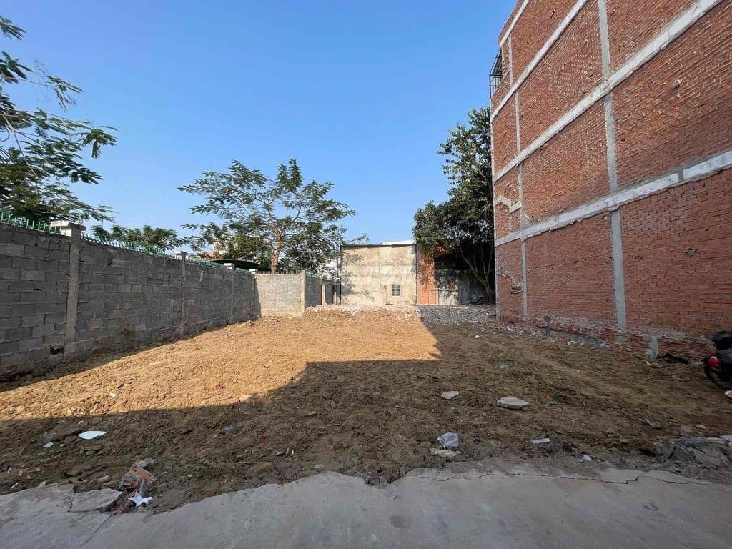 GẤP GẤP ĐẤT NGAY TÊN LỬA - 60M² - HẺM XE HƠI - CẠNH TRƯỜNG HỌC BÌNH - Ảnh 3