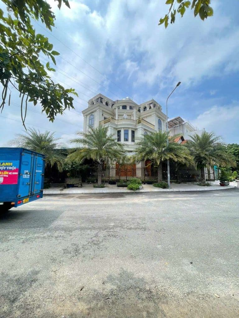 Biệt Thự 251m2 4 Tầng Có Thang Máy View Sông KDC Phú Nhuận - Ảnh 2