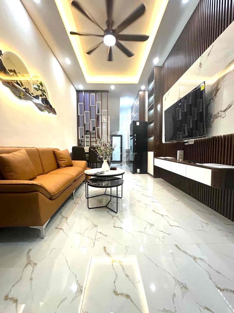 Bán Gấp nhà Hai Bà Trưng 25m2 x 5 tầng chỉ 6,3 tỷ