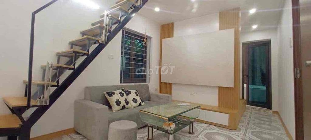 Bán TT phố Bùi Ngọc Dương 2 thoáng 3PN 1 khách bếp WC sổ CC có TL 70m2 - Ảnh 2