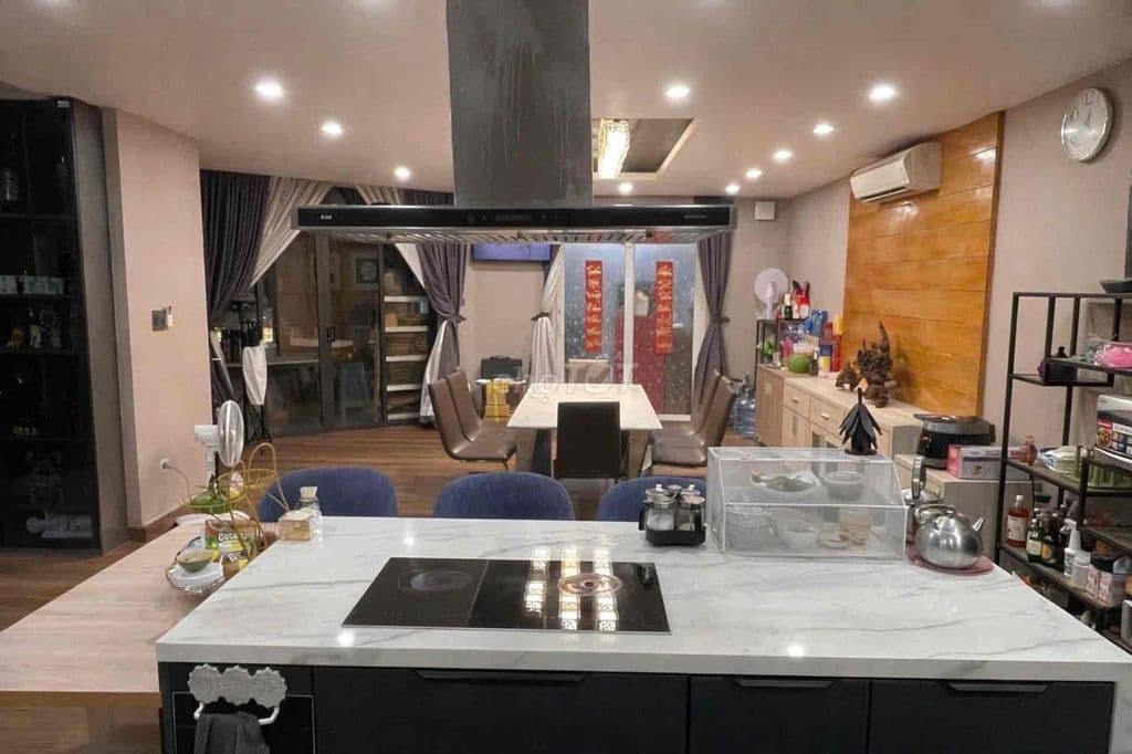 Biệt thự 304m2 góc 2 mặt tiền đường phạm hùng nối dài