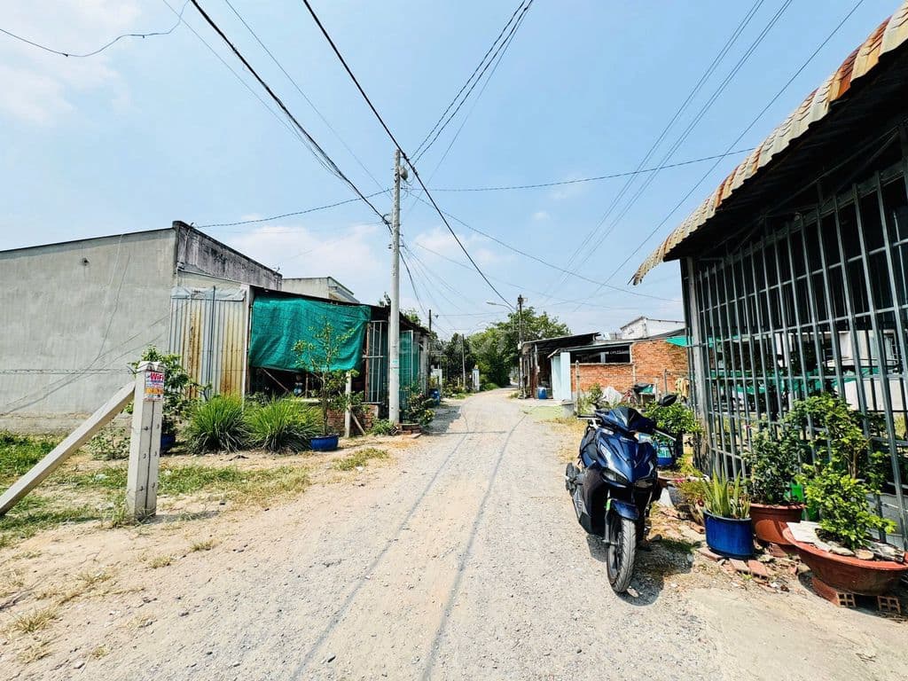 900TR Lô *** 1 Sẹc QL22 Ngay bệnh viện đa khoa Củ Chi 95m2 SHR - Ảnh 2