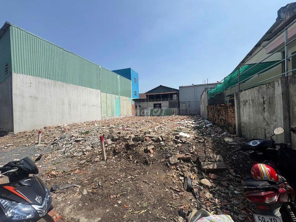 Cần bán mảnh đất sát quốc lộ 13 - Ảnh 2