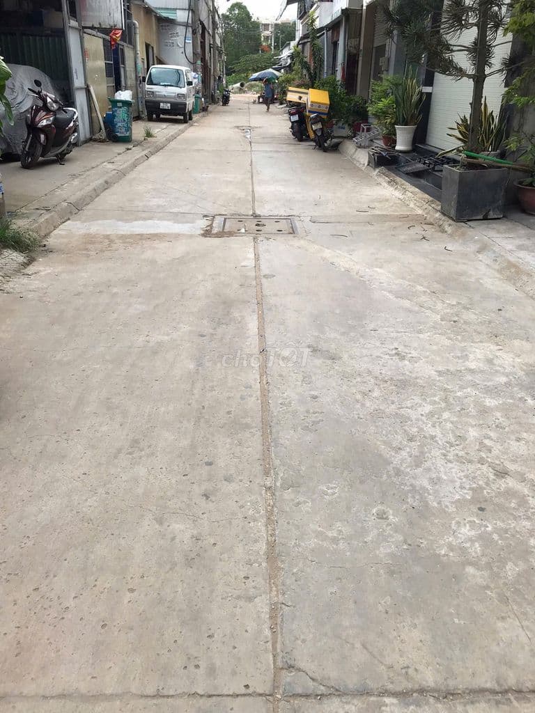 Nhàgần Chợ Tân Hương Tân Phú 3tầng BTCT 2PN 2WC(3.1 x 6.75m)-3.080T TL