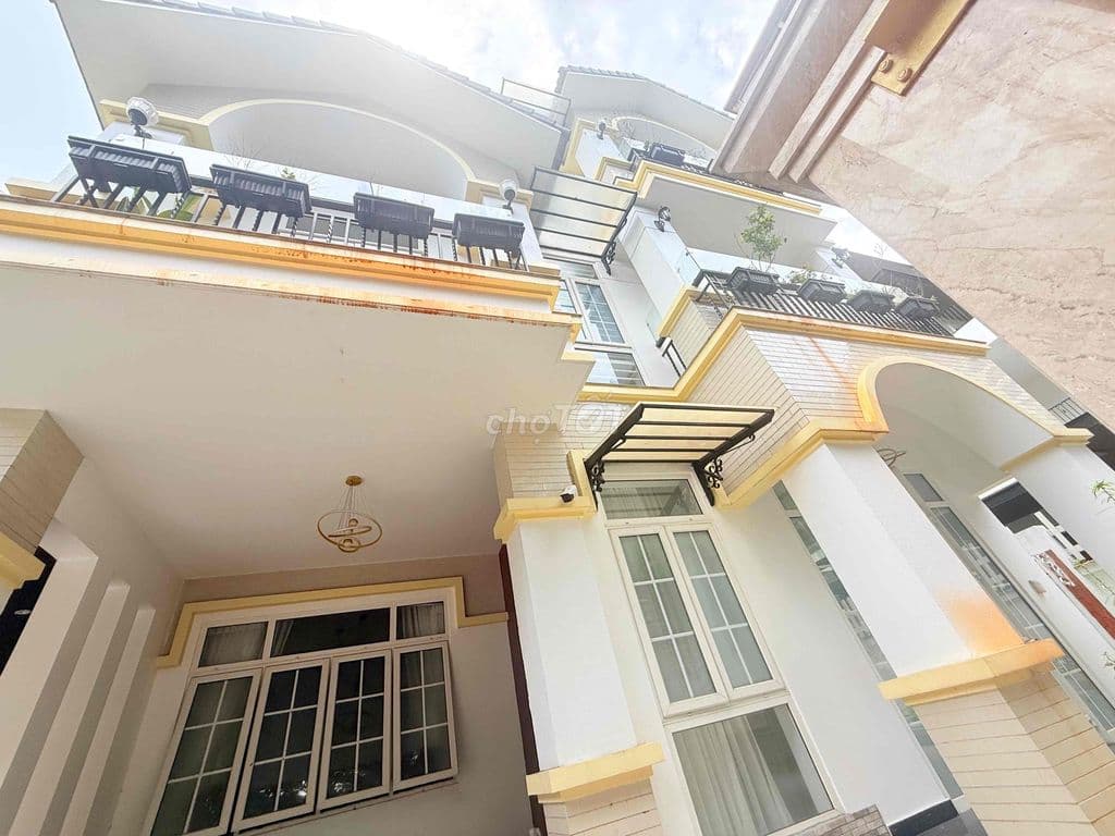 Biệt Thự 300m2/37 Tỷ mặt tiền Đường Diệp Minh Tuyền, KDC Gia Hoà