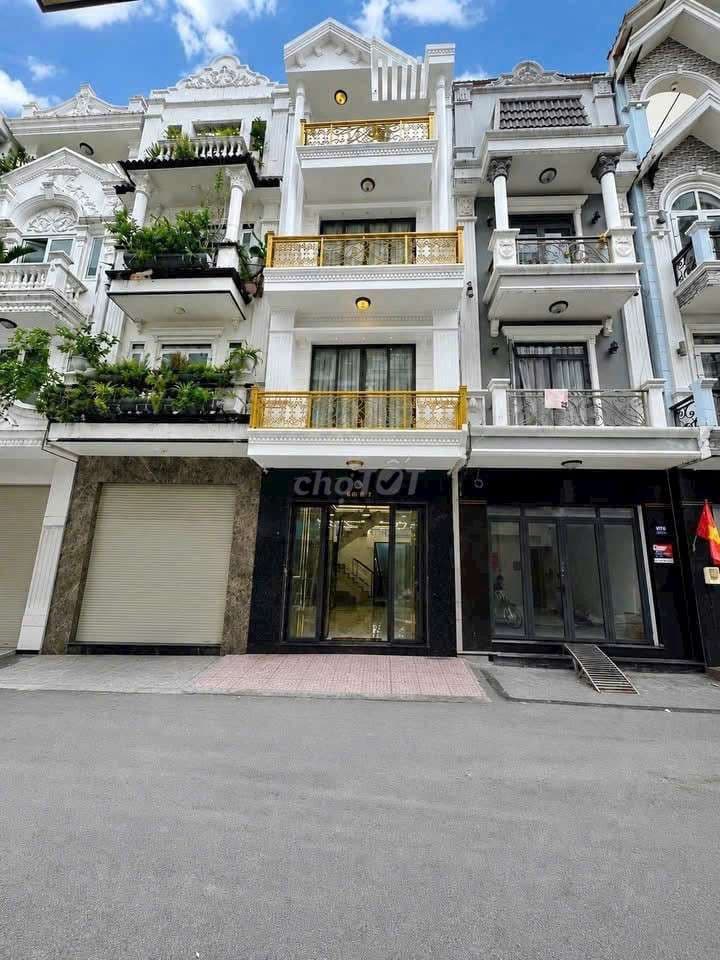 Bán nhà khu nhà phố đường Hoàng Quốc Việt quận 7