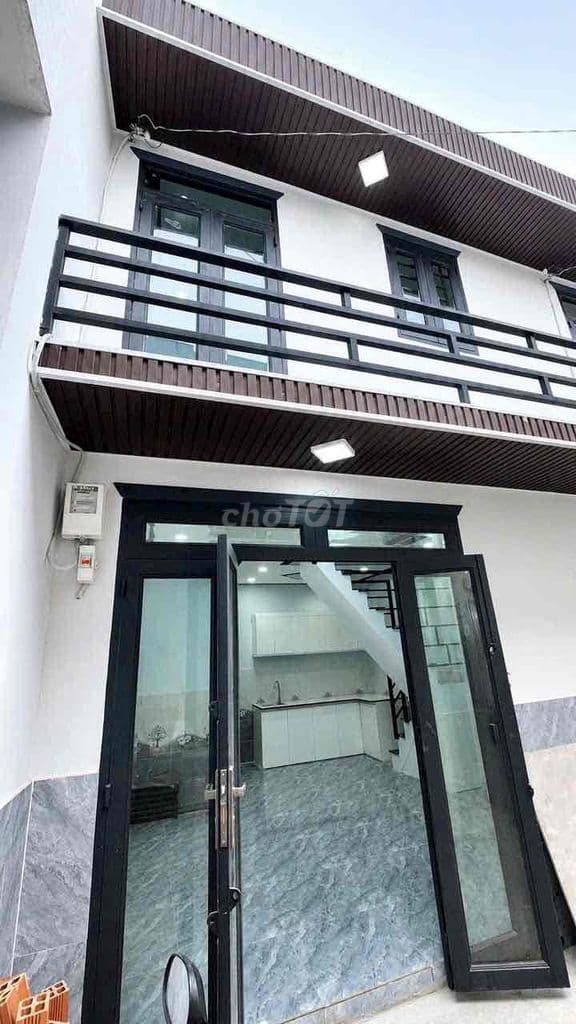 Nhà Tân Thới Hiệp21, DT: 5,5x5m, Trệt lầu nhà kiên cố, Hẻm ô tô,có sân - Ảnh 2