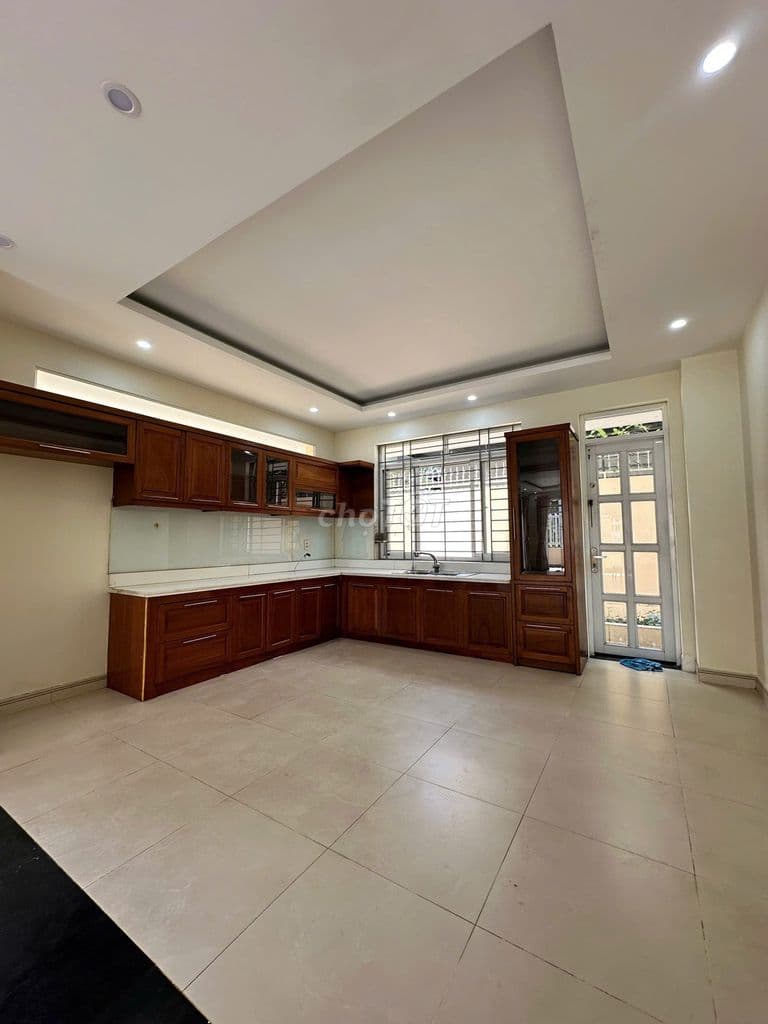 Biệt thự cao cấp, Cách Global City 500m, 10,5m x 18m, 2 lầu, hồ cá KOI - Ảnh 3