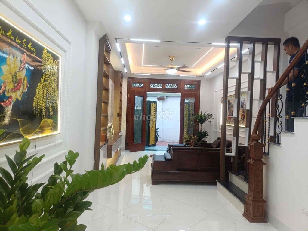siêu ngon . Gốc Đề lô góc nhà mới 45M -4 ngủ full nội thất 150tr/ năm - Ảnh 2