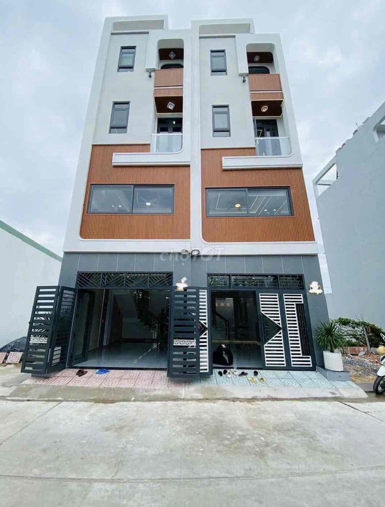 BÁN GẤP NHÀ 4 TẦNG MỚI XÂY, TỈNH LỘ 10 GIÁP TÊN LỬA, CHỈ HƠN 5 TỶ