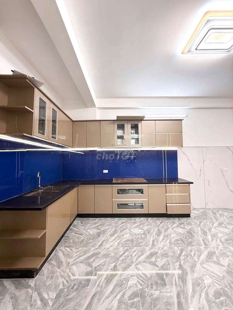 Siêu đẹp xe hơi ngủ trong nhà nguyễn ảnh thủ tô ký - Ảnh 2