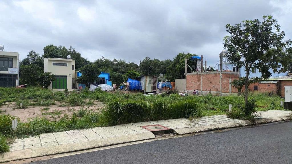 Tôi cần bán lô đất ở Củ Chi ngay chợ Phú Hòa Đông sát bên tỉnh lộ 15