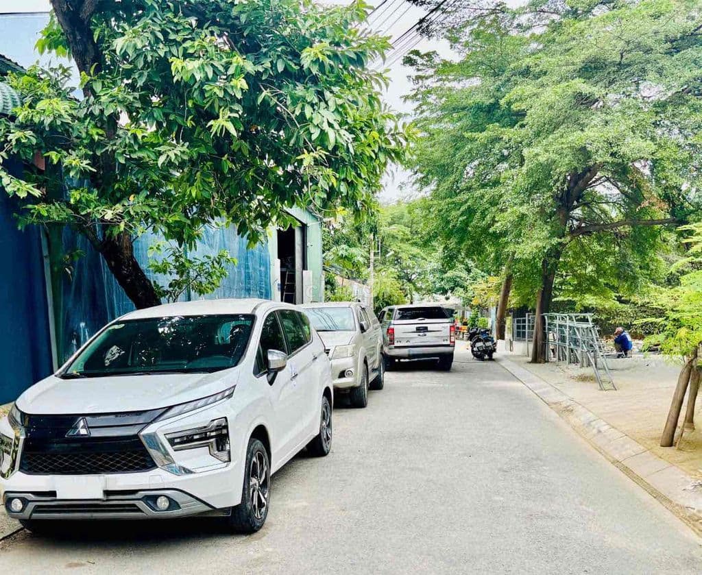 Bán 2 Nhà Hóc Môn - 174M2 (10 x17.4) - 2Tầng - HXT - Chỉ6,68 Tỷ.