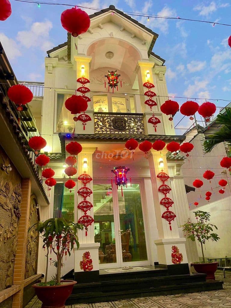 CHỦ ĐINH CƯ BÁN GẤP NHÀ MT KINH DOANH SẦM UẤT GIÁ CUC KỲ RẺ.Giảm 4tỷ