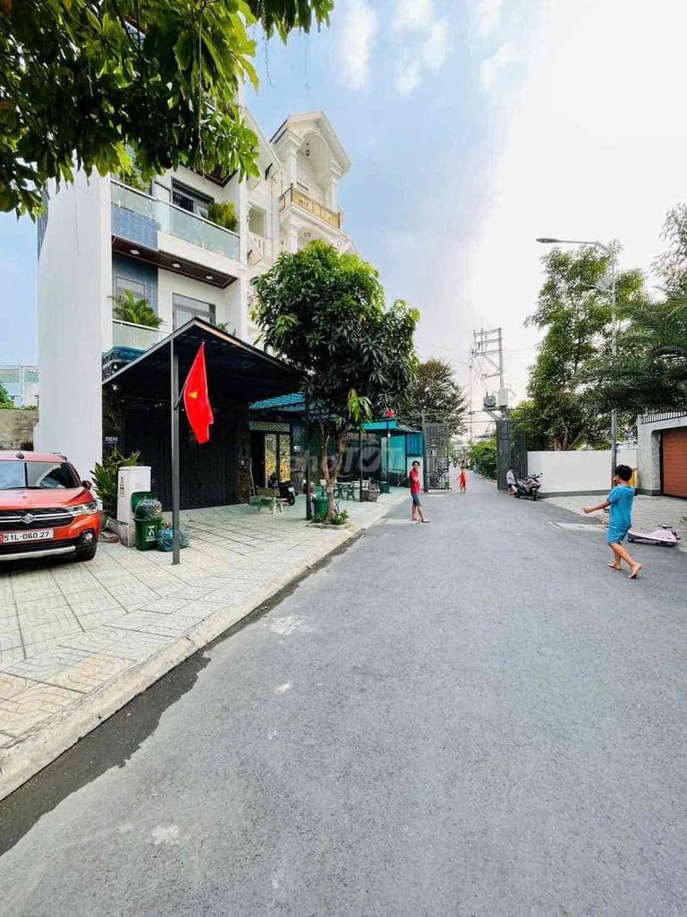 Nhà phố khu hiệp thành xity q12 cần tiền bán cho người có nhu cầu sd