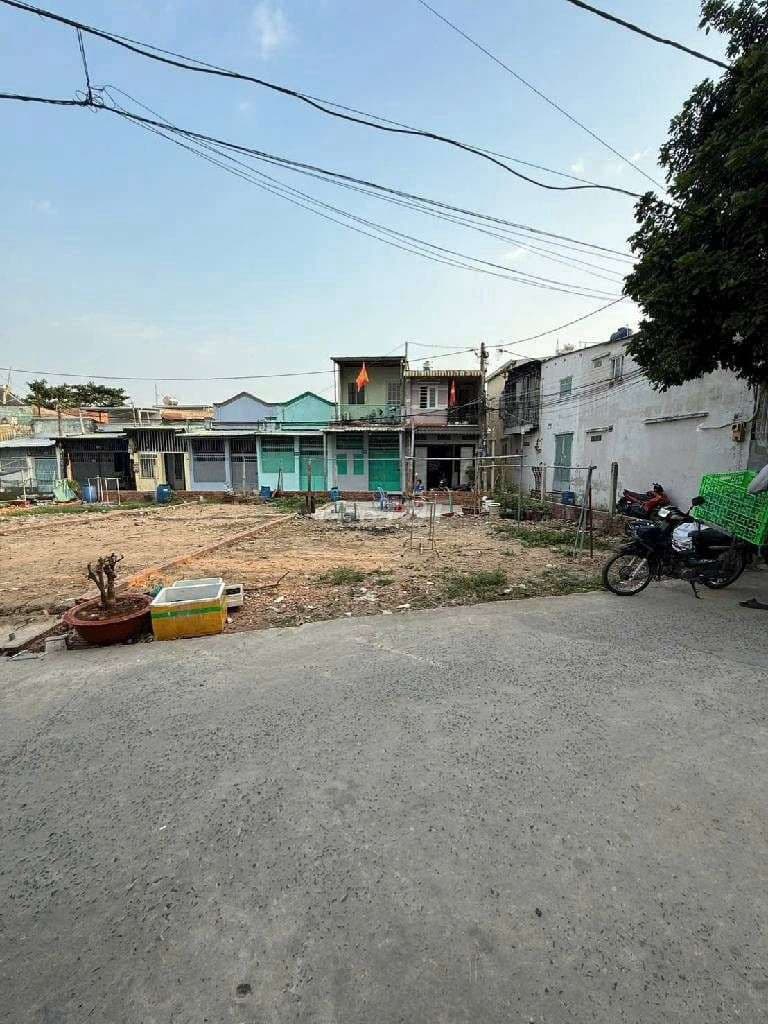 BÁN ĐẤT HÓC MÔN - Ô TÔ ĐẬU CỬA - DT KHỦNG - GIÁ RẺ.