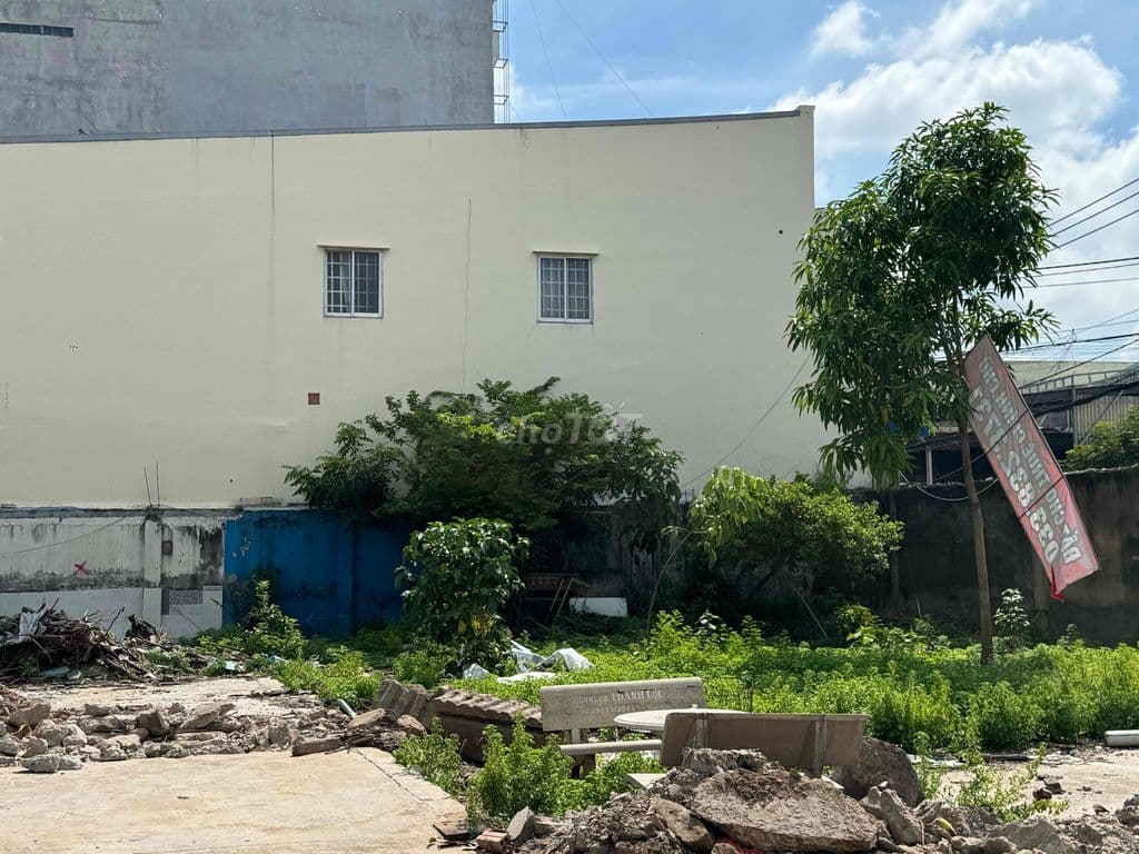 Đất mặt tiền Bến Lội