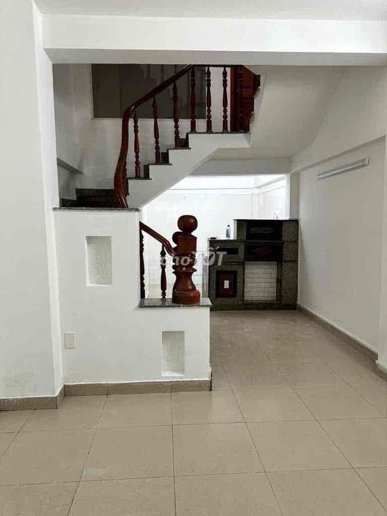 Nhà hiệp bình chánh-3 tầng chỉ 3tỷ6 – xe hơi quay đầu cách nhà 15m