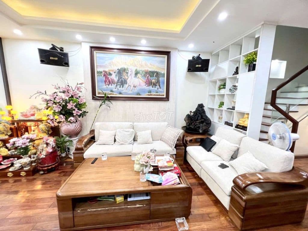 Bán nhà Trâu Quỳ, tháng máy, full nội thất, Gara ô tô, 4 phòng ngủ - Ảnh 2