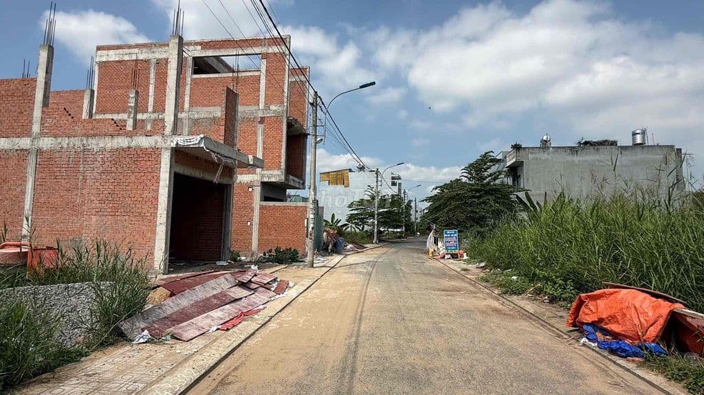 đất Kdc Tín Hưng đối diện kí túc xá đại học luật Long Phước