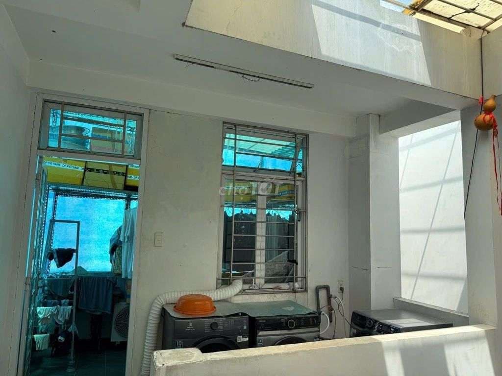 MÌNH BÁN NHÀ ĐẸP RẺ ĐƯỜNG XE HƠI GIÁP LÊ QUANG ĐỊNH -4 TẦNG CHỈ 7.9TỶ - Ảnh 3