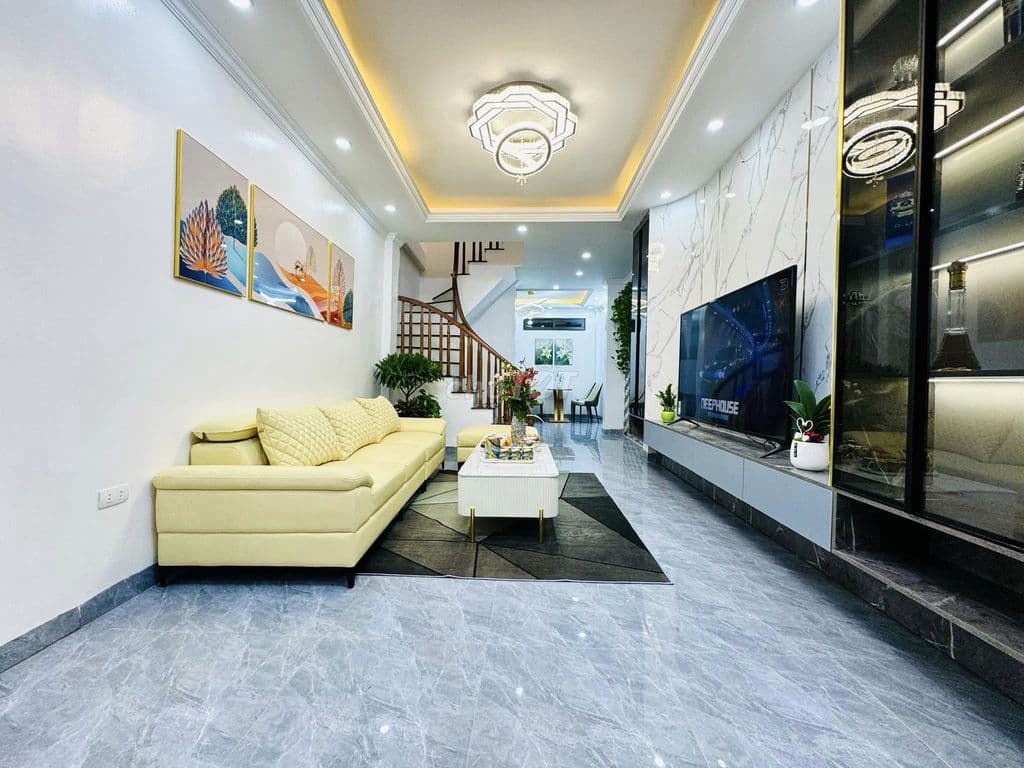 Bán Nhà Cực Đẹp Phố Hoàng Ngân - Thanh Xuân 43m2 x 5 Tầng Ngõ Ô Tô - Ảnh 2