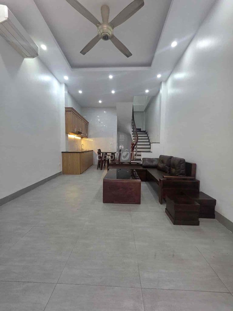 NHÀ 5 TẦNG PHƯỜNG VIỆT HƯNG – Ô TÔ ĐỖ CỬA – NGÕ THÔNG – Ở NGAY