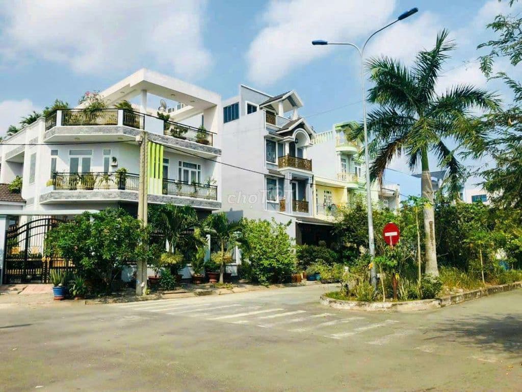 Bán nhà biệt thự VIP nhất xã Tân Kiên