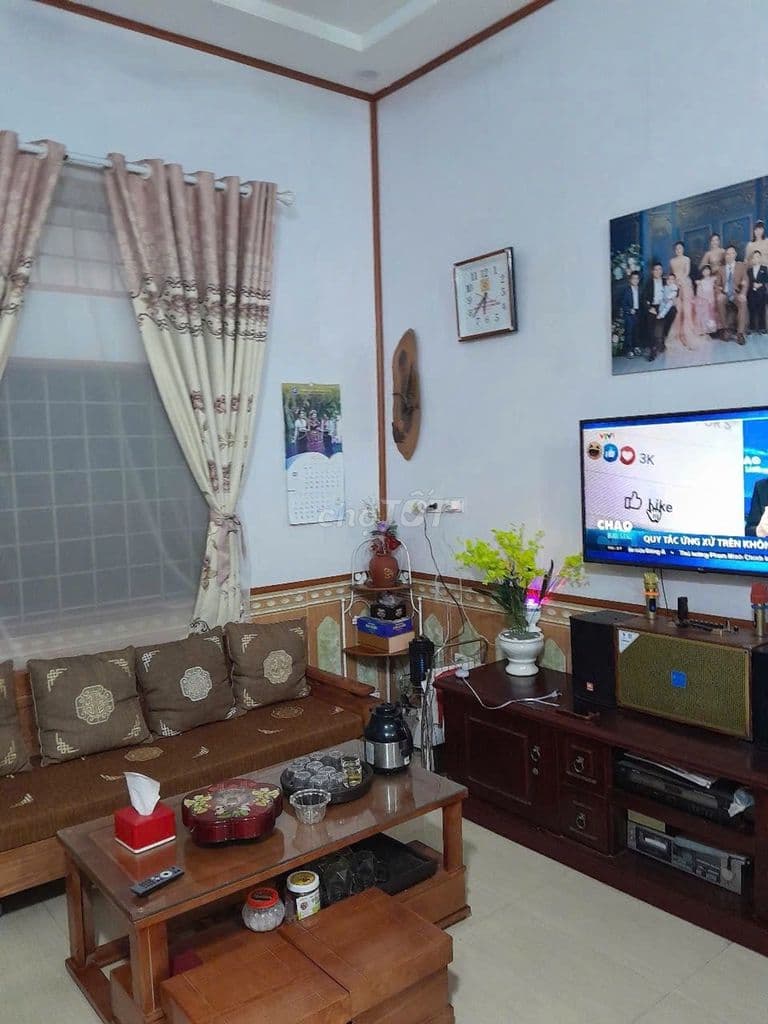 Nhà dân xây Cầu Giấy, Lô góc. 45m, 4 tầng, mặt tiền 5.5m