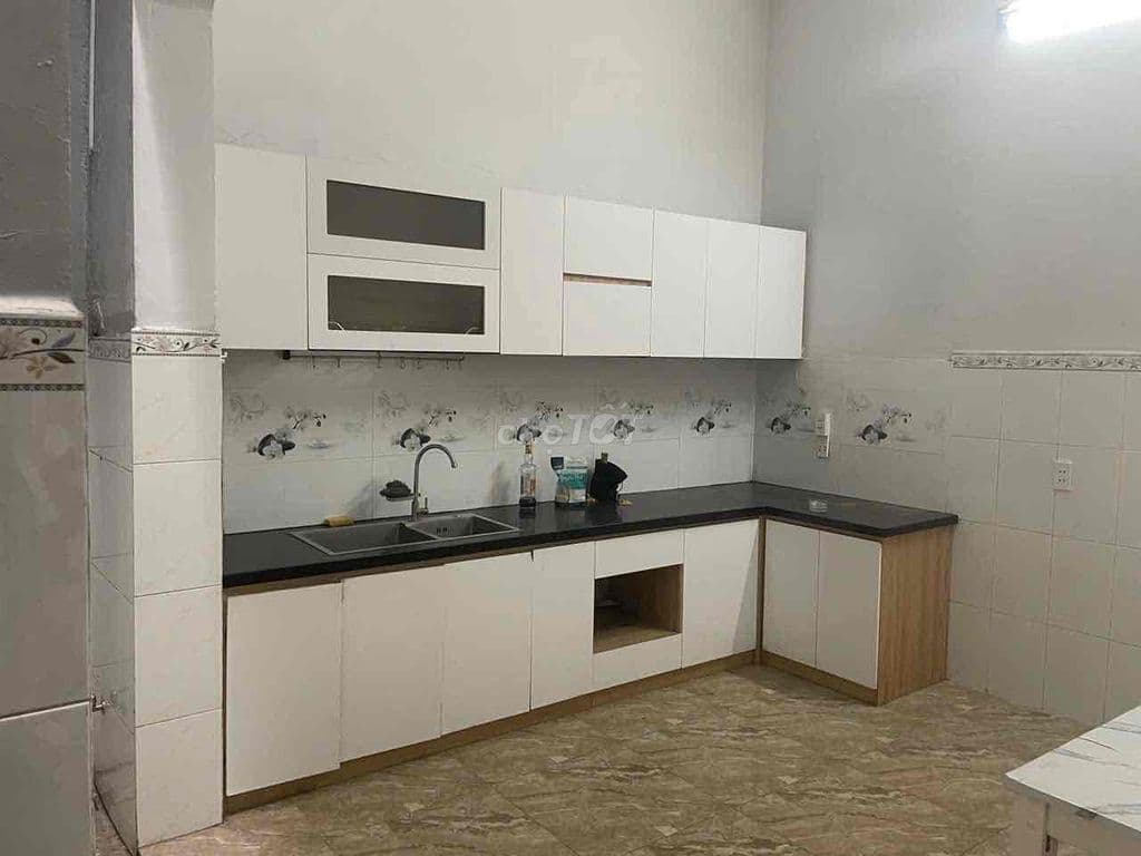 Bán njaf măt bằng kinh doanh