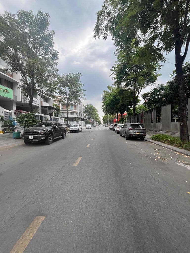 Hàng Hiếm cần bán căn góc quá đẹp giá *** KDT vạn phúc city - Ảnh 2