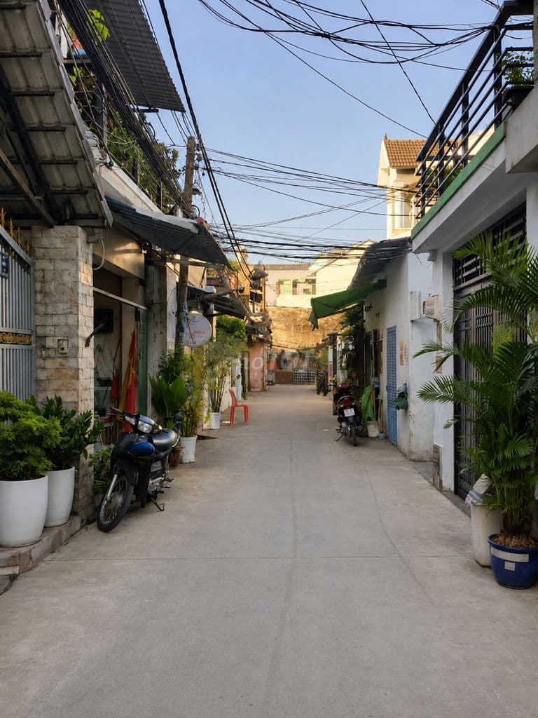 HIẾM! 52M² NGAY NGÃ 4 AN SƯƠNG, HẺM XE HƠI THÔNG, VỪA Ở VỪA KD
